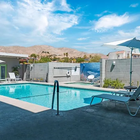 Desert Hot Springs Inn-3