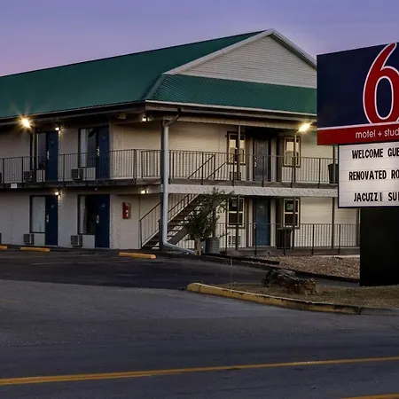 Motel 6 Branson West, Mo - Silver Dollar City-2