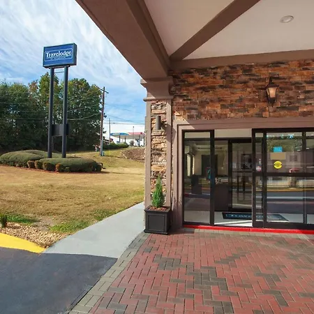 Travelodge By Wyndham Macon West-3