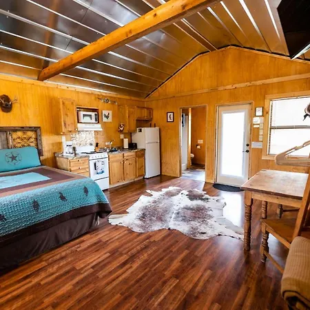 Walnut Canyon Cabins-3