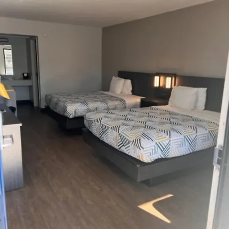 Clarion Pointe-2