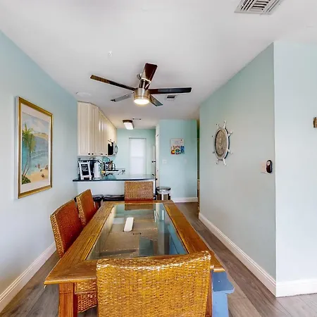 Poolside Villas #206-2
