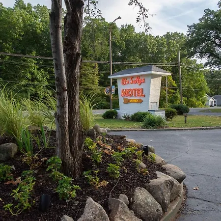 Al & Sally'S Motel-2