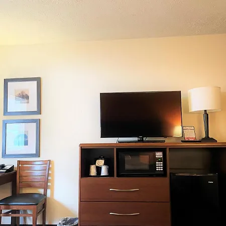 Quality Inn Petoskey-3