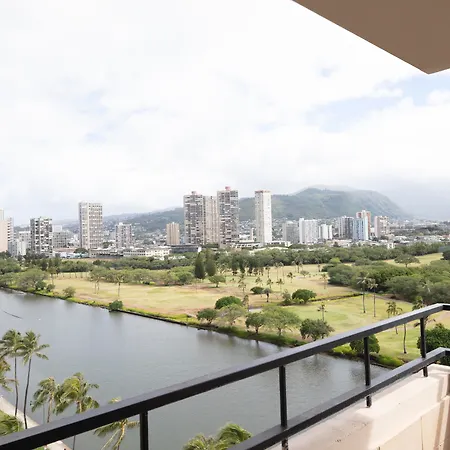 Wayfinder Waikiki - Voted Top 10 Best Hotels In Hawaii!-3