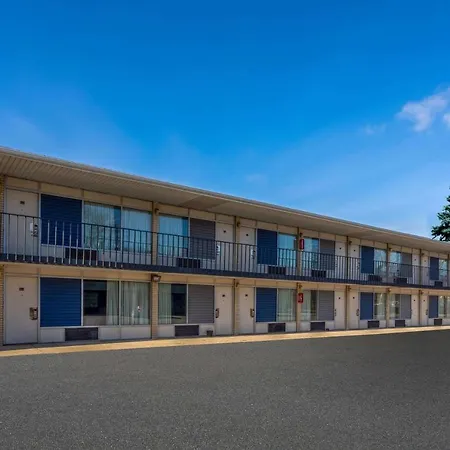 Days Inn By Wyndham Birch Run-2
