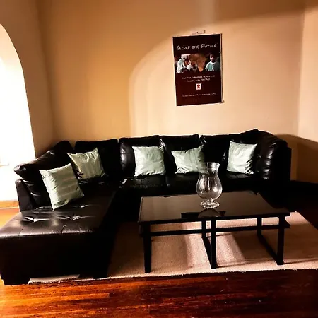 Clean, Spacious, Inexpensive Queen Br-3