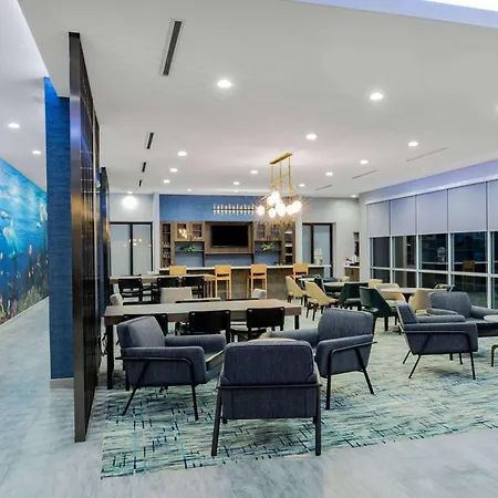 La Quinta Inn & Suites By Wyndham Galveston North At I-45-3