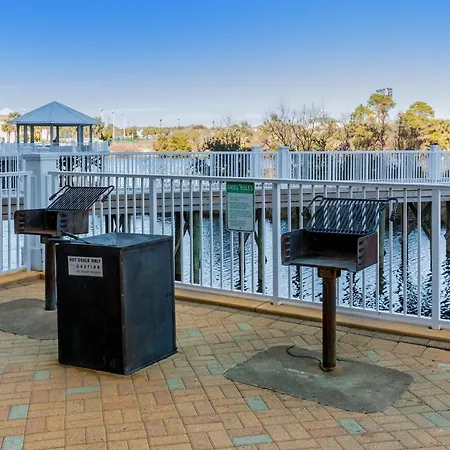 Laketown Wharf 2136-3
