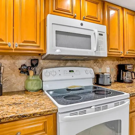 Holiday Villas III 402-3
