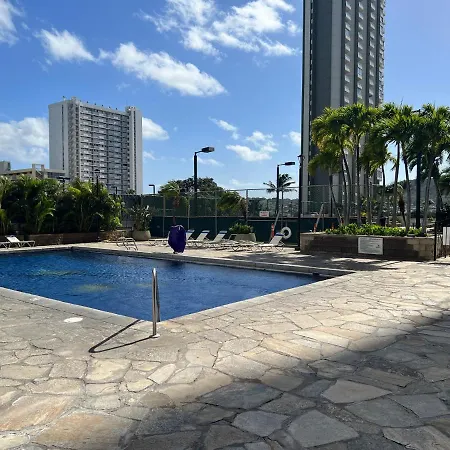 Waikiki Sunset Free Parking-3