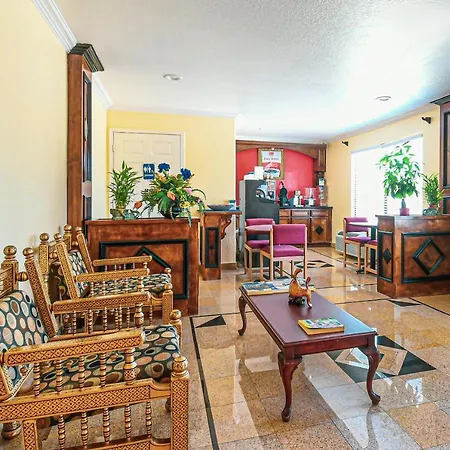 Scottish Inns & Suites - Woodlands Mall-3