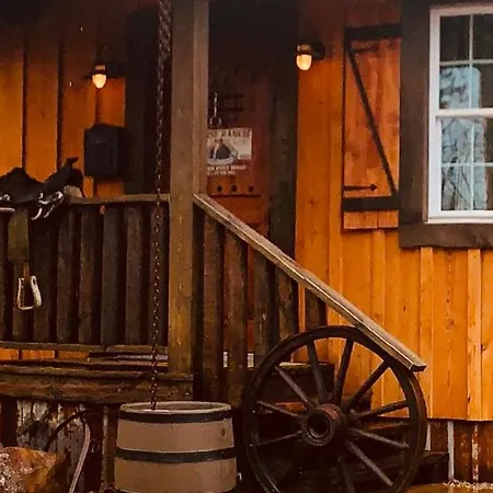 Fox Pass Cabins-2