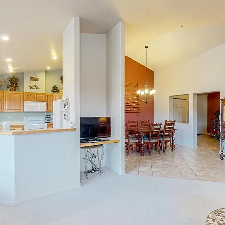 Lorees Riverview-2