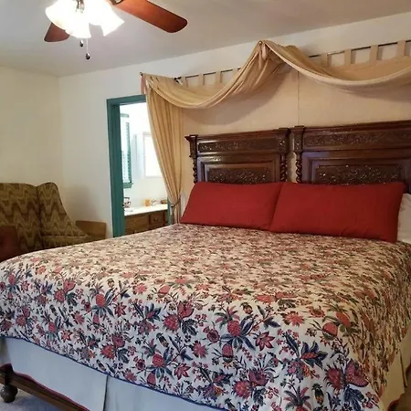 Aldrich House Bed & Breakfast-2