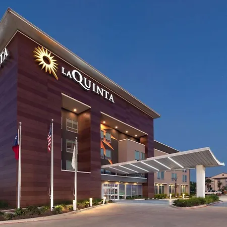 La Quinta Inn & Suites By Wyndham Texas City I 45 Galveston Area-3
