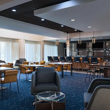 Courtyard By Marriott San Antonio Airport-3