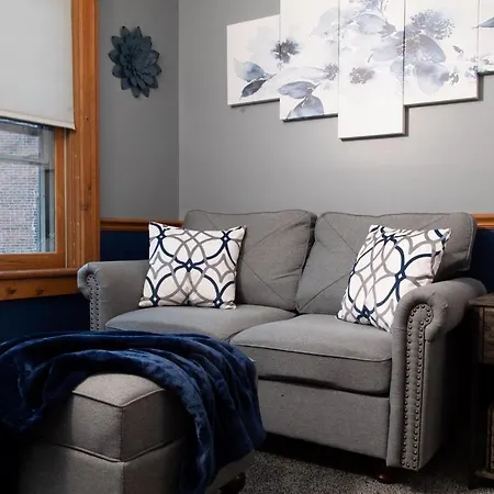 Riverboat Suites-3