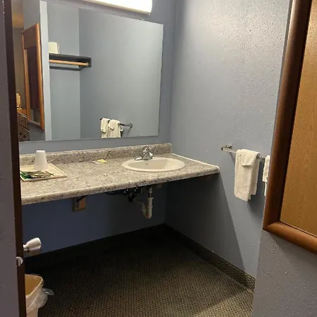 Best Budget Inn Owatonna-3