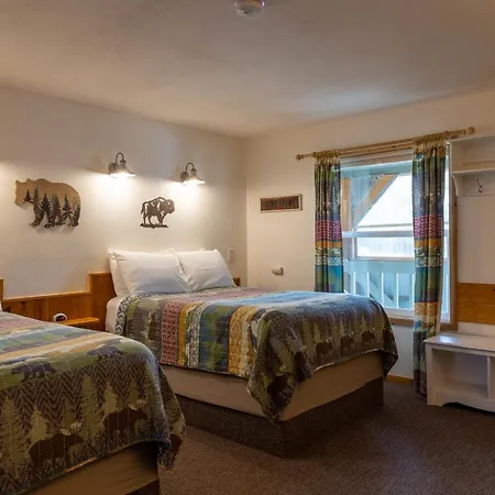 Elk Horn Lodge Motel And Cabins-3