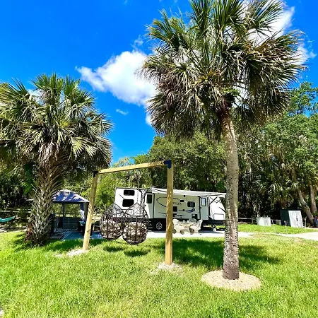 Lake Front Rv Experience Close To Port Canaveral And Kennedy Space Center-2