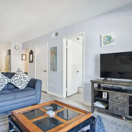 5 Stars Peaceful Condo - 7 Min Walk To The Beach-3
