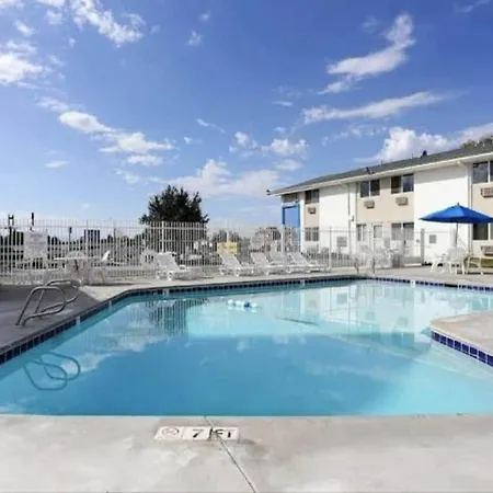Hilltop Hotel-2