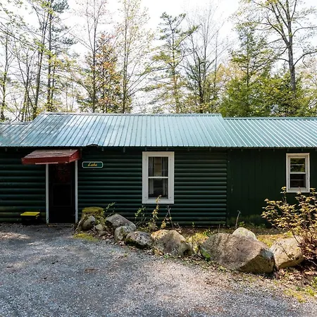 Hide-A-Way Waterfront Cottages-3