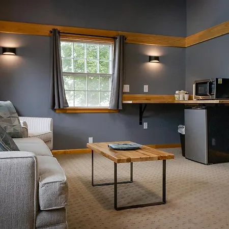 New England Inn & Lodge-3
