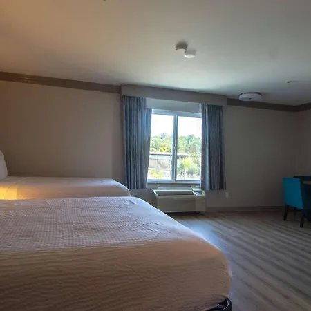 Days Inn By Wyndham Carlsbad-2