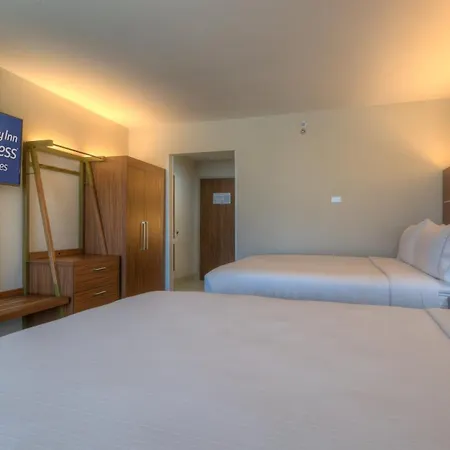 Holiday Inn Express & Suites Tulsa Midtown By Ihg-3
