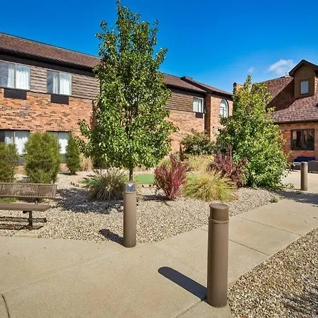 Bliss Point Inn & Suites-2