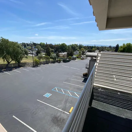 Budget Inn Of Hayward-3
