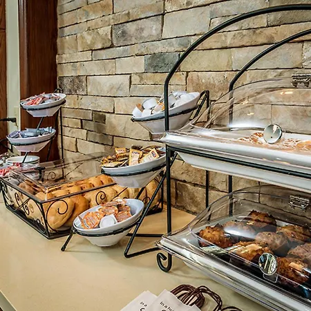 Staybridge Suites Dearborn By Ihg-3