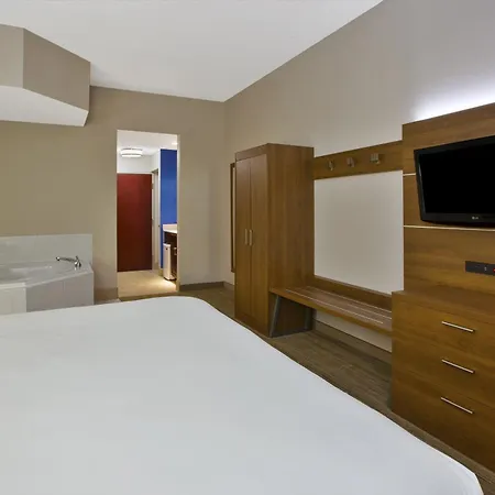 Holiday Inn Express Hotel & Suites Cincinnati Northeast-Milford By Ihg-3