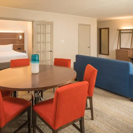 Holiday Inn Express & Suites Springfield By Ihg-3