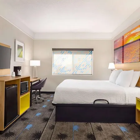 Days Inn By Wyndham Kansas City International Airport-2
