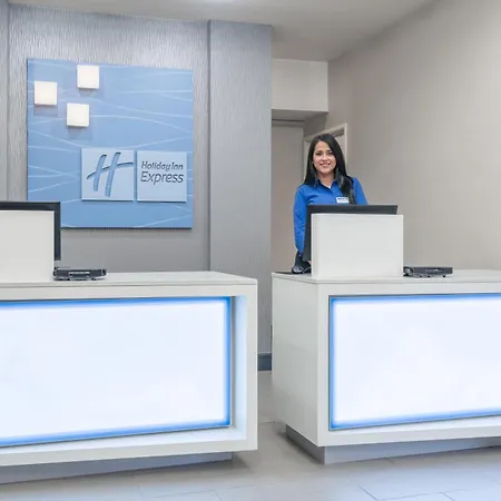 Holiday Inn Express Hotel & Suites Ames By Ihg-2