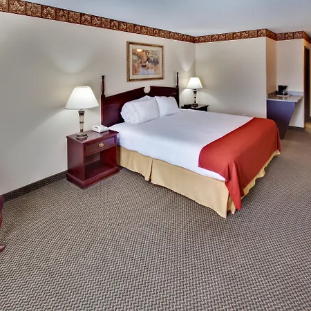 Best Western Watertown Inn & Suites-2