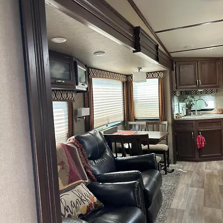 Gorgeous Denali 5Th Wheel Delight!-2