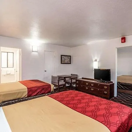 Econo Lodge University-2