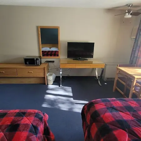 Lumberjack Inn-2