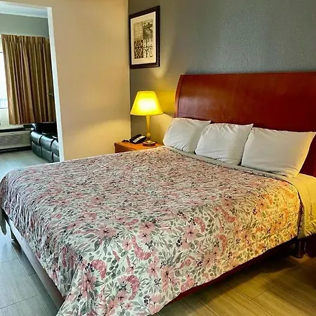 American Way Inn & Suites-3