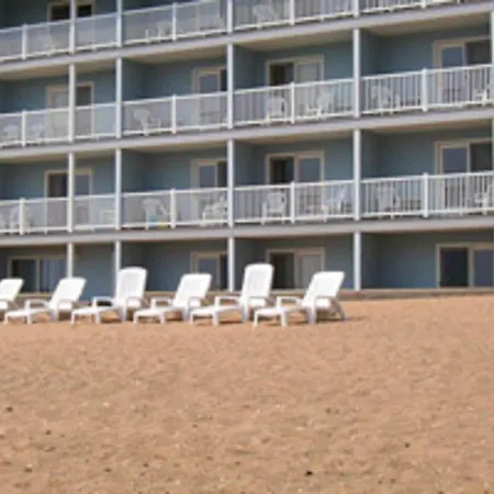 Grand Mackinaw Beachfront And Waterpark-2
