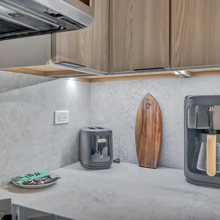 Spacious Design Studio 3 Mins From The Beach-2