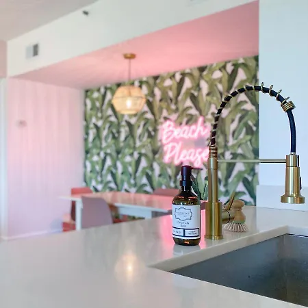 Beach Please Condo 2 Bedroom 2 Bath Sleeps 6-3