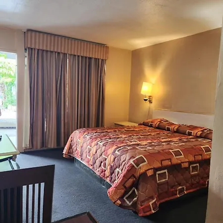 Econo Inn-3