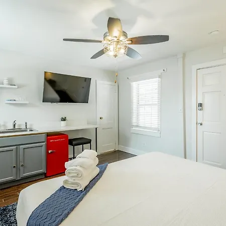 06 The Mollino Room - A Pmi Scenic City Vacation Rental-2