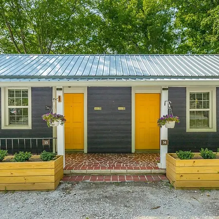 01 The Eames Suite - A Pmi Scenic City Vacation Rental-2