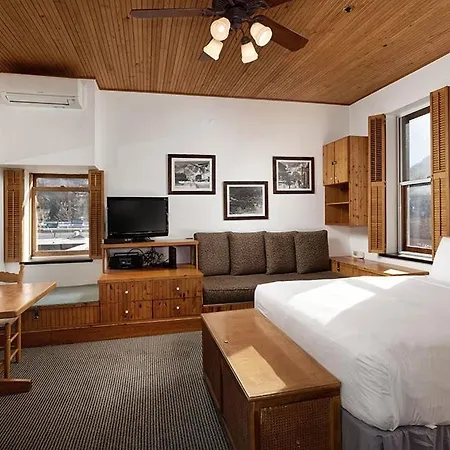 Independence Square 311, Best Location! Hotel Room With Rooftop Hot Tub In Aspen-3